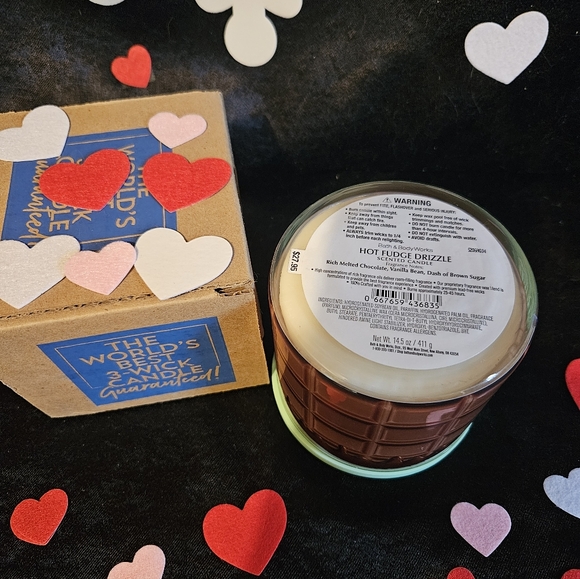 NWT Bath & Body Works Hot Fudge Drizzle 3-wick Candle with Mint Lid - Brown - Picture 3 of 5